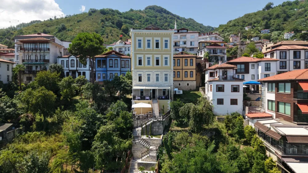 SARI KONAK GASTRONOMİ MERKEZİ ÖNCÜ MODELDİR