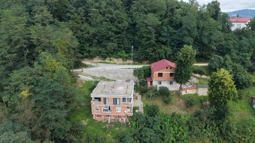 ALTINORDU BELEDİYESİ’NDEN 3 MAHALLEYE TAŞ DUVAR